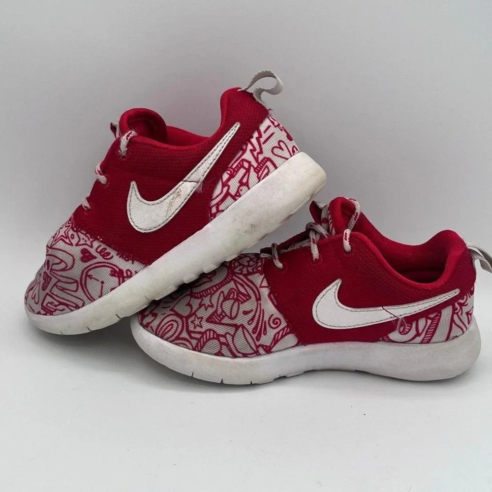 Nike Roshe One GS Kids Size 12C – Red & White Doodle Print‎ – 744947-603